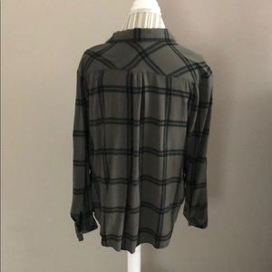 Great plus size blouse / top!